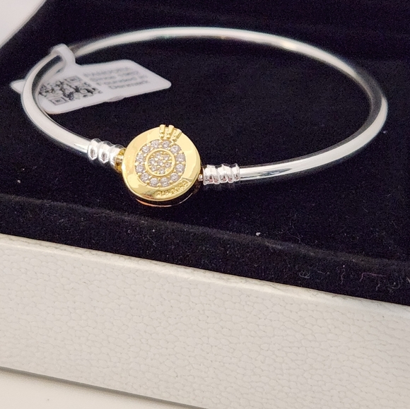 Pandora Moments Sparkling Crown Claps Bangle Bracelet for women's size 7.5 inche - Picture 3 of 4